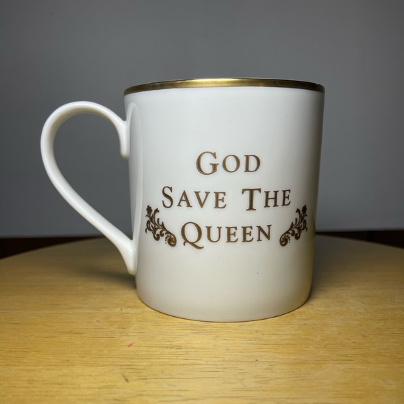 The Royal Family The Royal Collection God Save the Queen English Fine China Mug - Picture 4 of 6